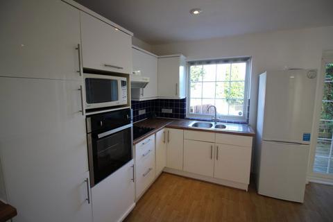 3 bedroom house to rent, Little Bushey Lane, Bushey