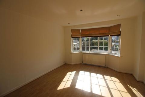 3 bedroom house to rent, Little Bushey Lane, Bushey