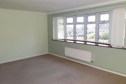 3 bedroom bungalow to rent, Vicarage Way, Peterborough