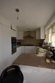 1 bedroom in a house share to rent, Elm Drive, Harrow