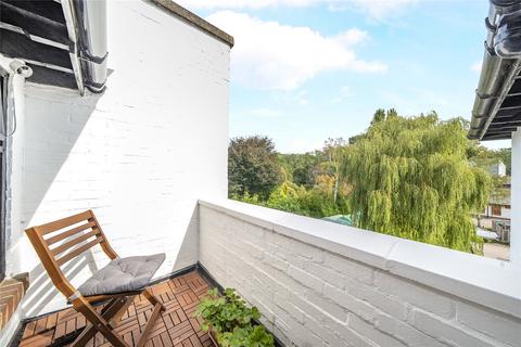 1 bedroom flat for sale, Bishopsmead Parade, East Horsley, Surrey, KT24