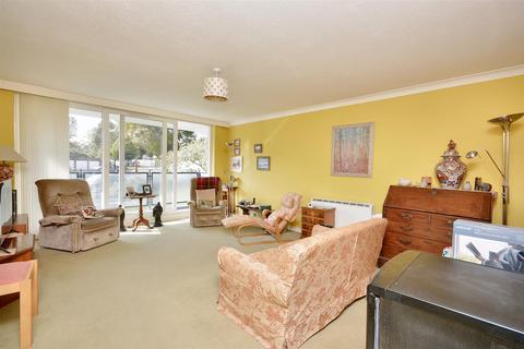 3 bedroom flat for sale, Blackwater Road, Eastbourne