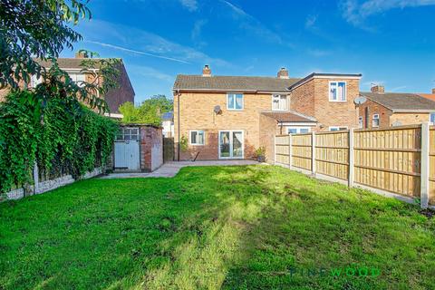 3 bedroom semi-detached house for sale, North Side, Chesterfield S42