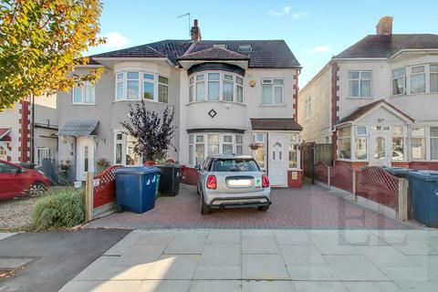 5 bedroom semi-detached house to rent, Uneeda Drive, Greenford UB6