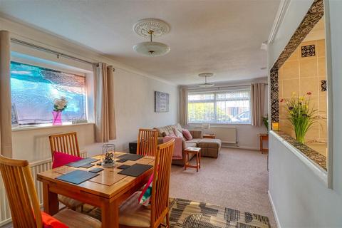 69 Garden Road, Walton On The Naze, CO14 8SJ