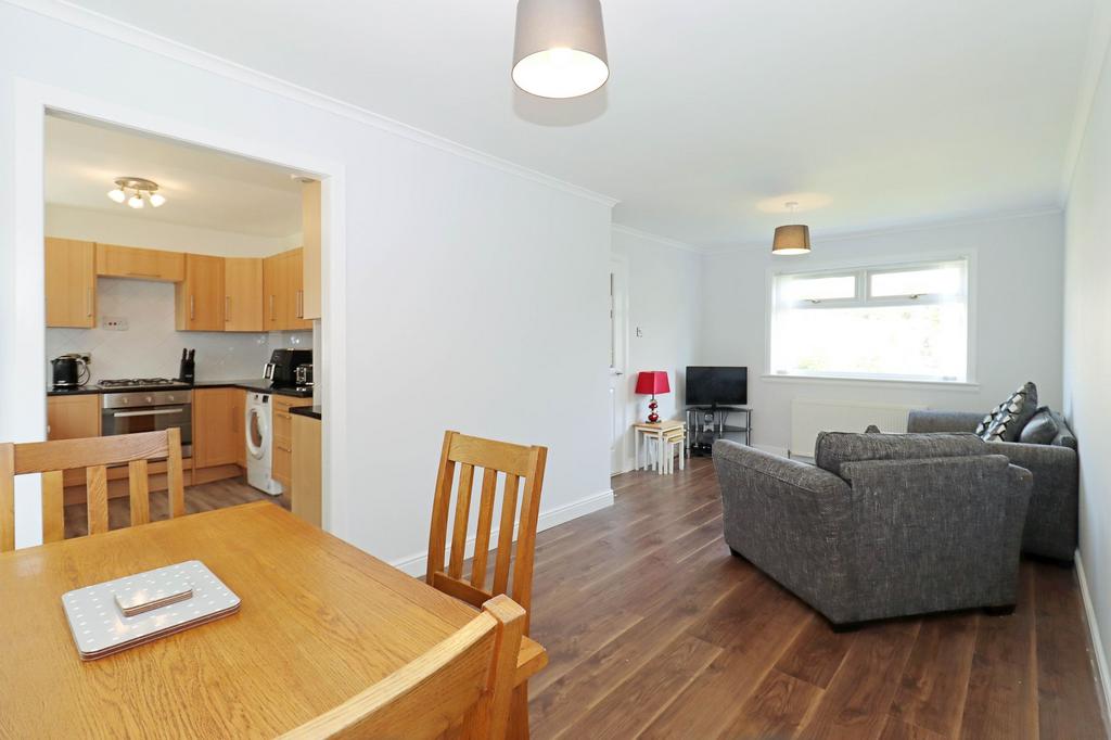 Lounge/Dining
