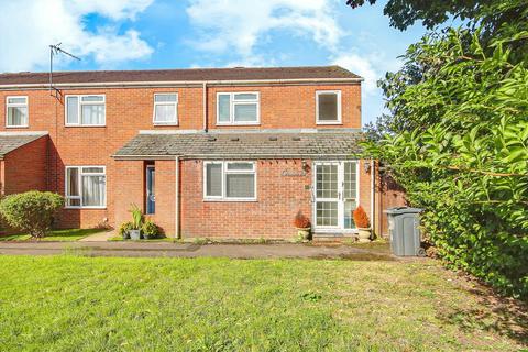 11 Alington Close, Gloucester, GL1 4XR