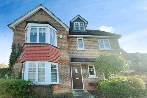 4 bedroom detached house to rent, Oakley Gardens, Maidenhead SL6