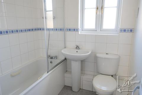 25 Covesfield, Gravesend, DA11 0EG