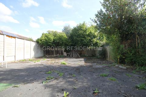 1 bedroom property with land for sale, Acacia Grove, New Malden