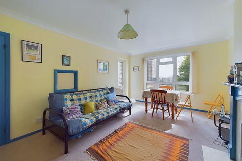 2 bedroom flat for sale, Davies Court, Hythe Road, Worthing, BN11