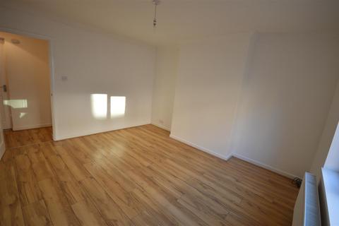 2 bedroom apartment to rent, Bowling Green Avenue, Kettering