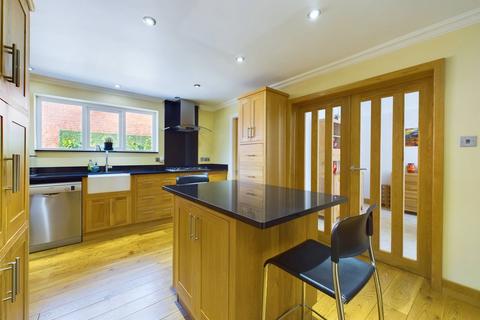 4 bedroom detached house for sale, Elm Green Lane, Conisbrough, Doncaster, South Yorkshire, DN12