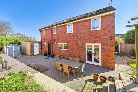4 bedroom detached house for sale, Elm Green Lane, Conisbrough, Doncaster, South Yorkshire, DN12