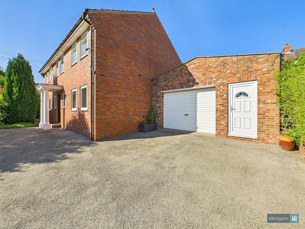 Driveway/Garage