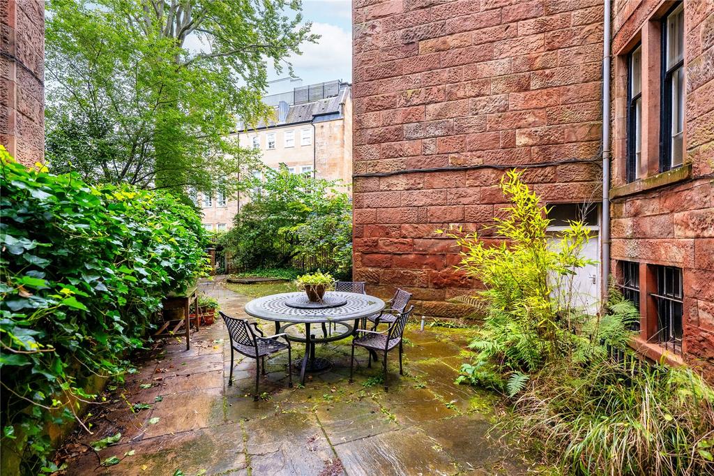 Communal Rear Garden