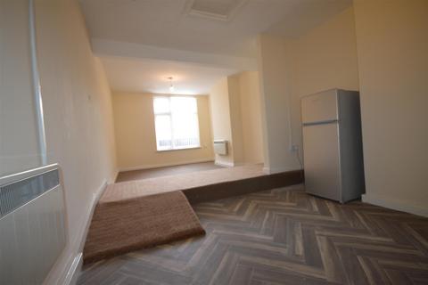 Studio to rent, Cranmer Street, Leicester