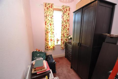 4 Delph Terrace, Clayton, Bradford, BD14 6SB