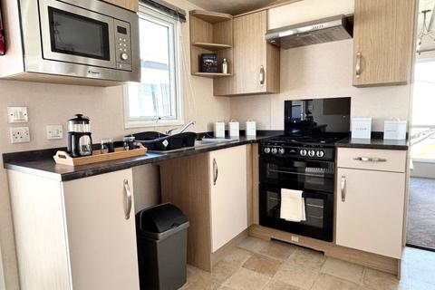 3 bedroom static caravan for sale, Felixstowe Beach Holiday Park