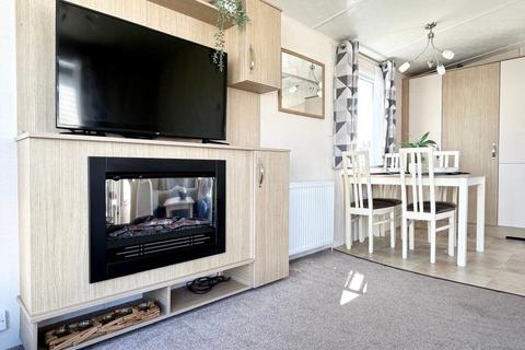 3 bedroom static caravan for sale, Felixstowe Beach Holiday Park