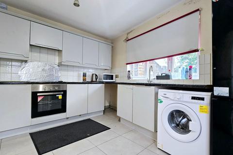 2 bedroom end of terrace house to rent, Collingwood Road, Sutton SM1