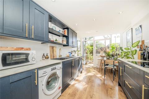 3 bedroom maisonette for sale, Southwyck House, London SW9