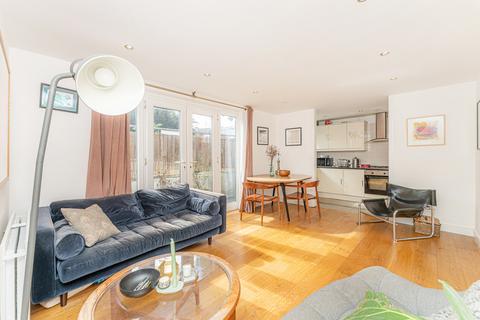 3 bedroom flat for sale, Fourscore Mansions, Hackney E8