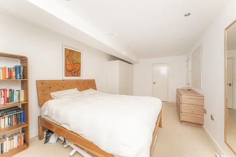 3 bedroom flat for sale, Fourscore Mansions, Hackney E8