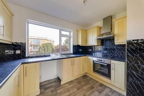 2 bedroom flat to rent, Queens Mansions, Wordsworth Road, BN11 3HX