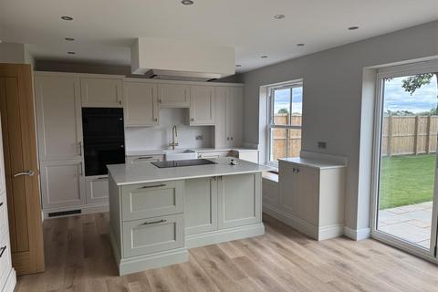 5 bedroom detached house for sale, Watson Drive, Eastrington