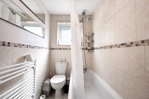 1 bedroom flat for sale, The Fairways, DN15 7EF