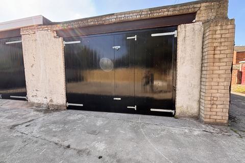 Storage to rent, Condor Grove, Blackpool FY1