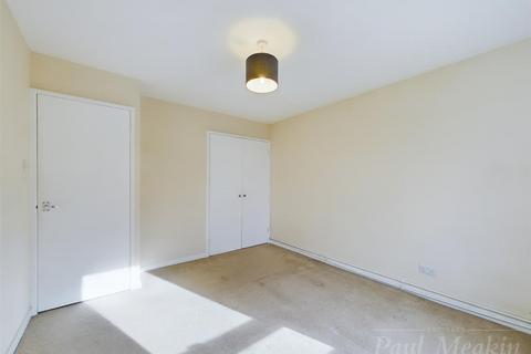 2 bedroom flat to rent, Montana Close, Sanderstead