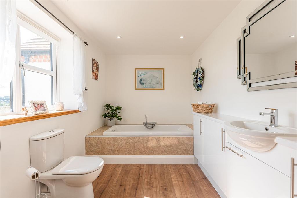 Beckfield Lodge Farm - by Visually Rich 02580.jpg