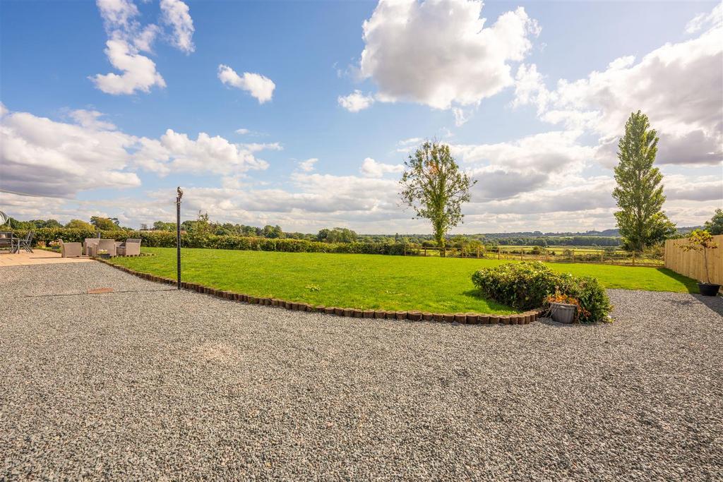 Beckfield Lodge Farm - by Visually Rich 02715.jpg