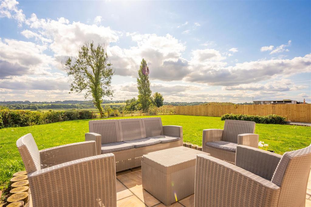 Beckfield Lodge Farm - by Visually Rich 02718.jpg