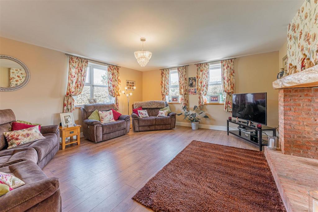 Beckfield Lodge Farm - by Visually Rich 02478.jpg
