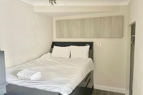 Studio for sale, Regency Place, London SW1P