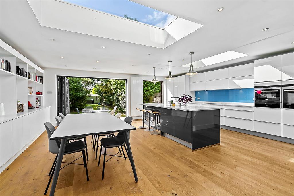 Broad Lane, Hampton 4 bed house for sale £1,375,000