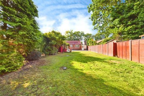 3 bedroom bungalow for sale, Silchester Road, Pamber Heath, Tadley, Hampshire, RG26