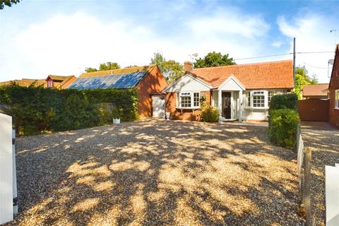 3 bedroom bungalow for sale, Silchester Road, Pamber Heath, Tadley, Hampshire, RG26