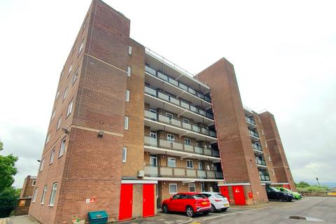 1 bedroom flat for sale, Flat 17 Beechwood Lodge, Doncaster Road, Rotherham, South Yorkshire, S65 2BJ