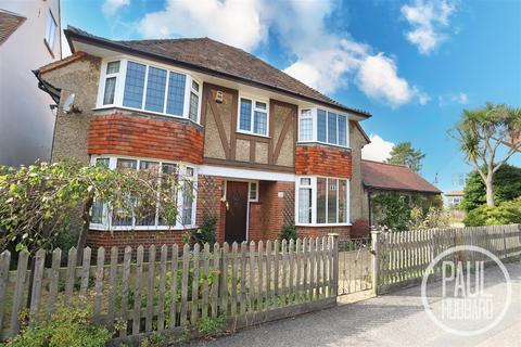 4 bedroom detached house for sale, Corton Road, Lowestoft, NR32