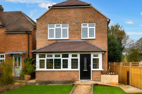 3 bedroom detached house for sale, 2a South Avenue, Heath End, Farnham, GU9