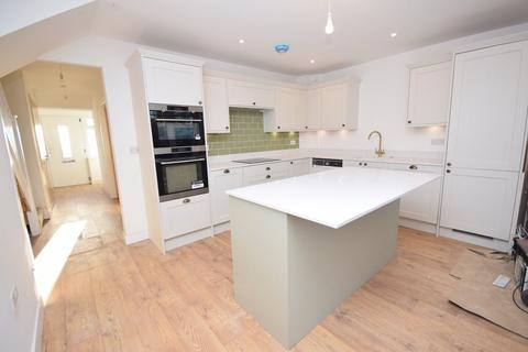 3 bedroom detached house for sale, 2a South Avenue, Heath End, Farnham, GU9