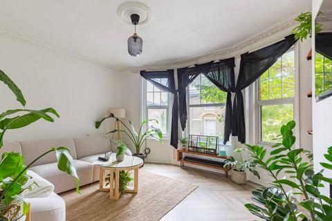 3 bedroom flat for sale, Stamford Grove West, Stoke Newington, London, N16