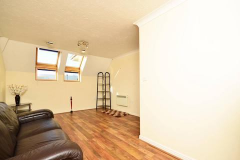 2 bedroom flat to rent, Century Court, Woking, GU21