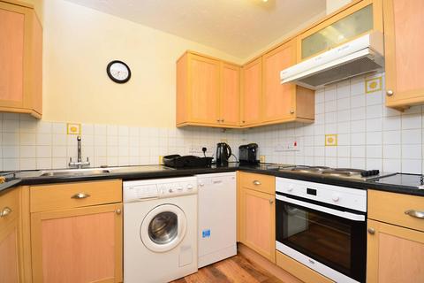 2 bedroom flat to rent, Century Court, Woking, GU21