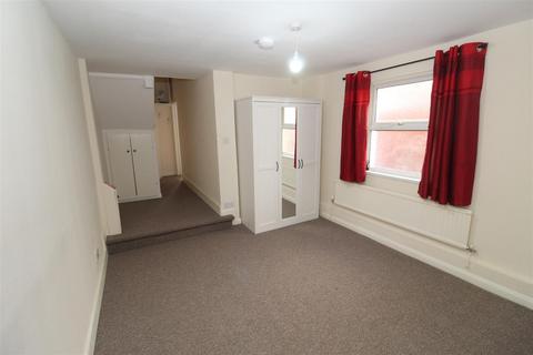 1 bedroom house to rent, Aberdovey Street, Splott CF24