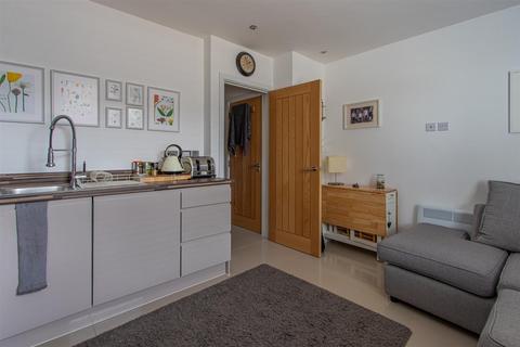 1 bedroom ground floor flat for sale, Severn Road, Cardiff CF11